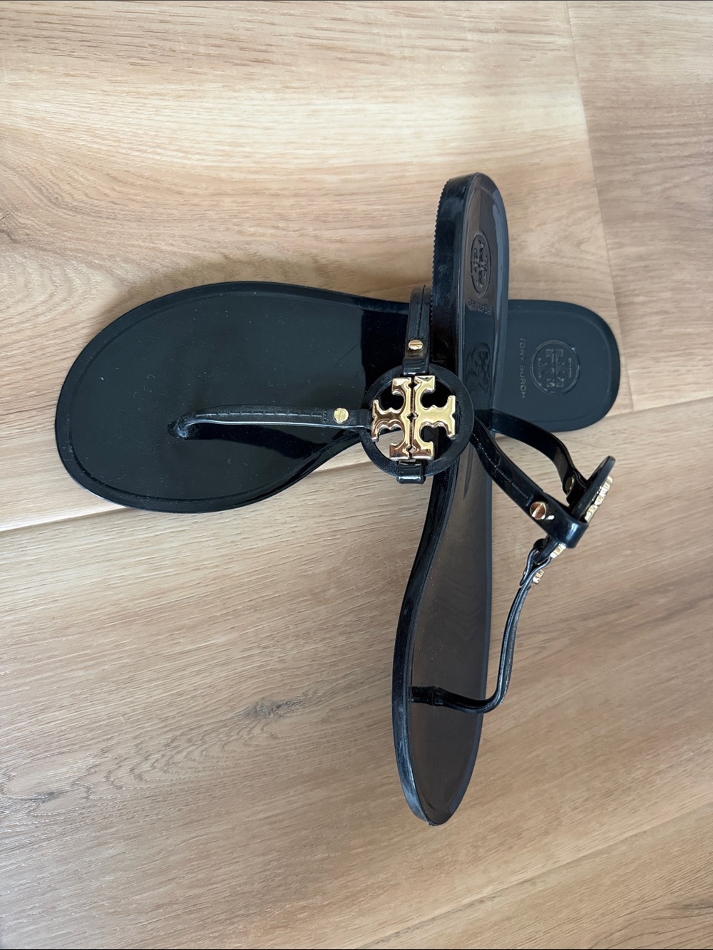 Tory Burch Black Patent Thong Sandals with Gold Logo Medallions - Picture 2 of 4